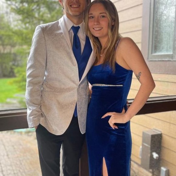 Windsor Dresses & Skirts - Prom Dress Velvet long dress